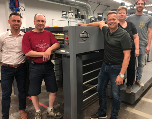 left to right: Alexandre Boucher (shareholder), Patrick Charbonneau (pressman), André Paiement (owner), Géraldine Anrich (presswoman), Martin Boucher (shareholder).
