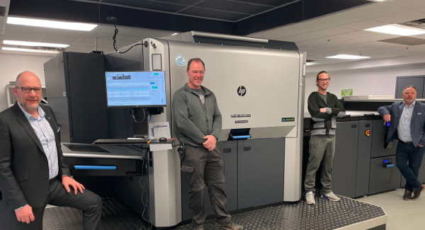 left to right:  Martin L&eacute;pine, Owner at Paragraph Martin Bourget, Press Operator S&eacute;bastien Morin, Press Operator Steve Daigle, HP Business manager Eastern Canada
