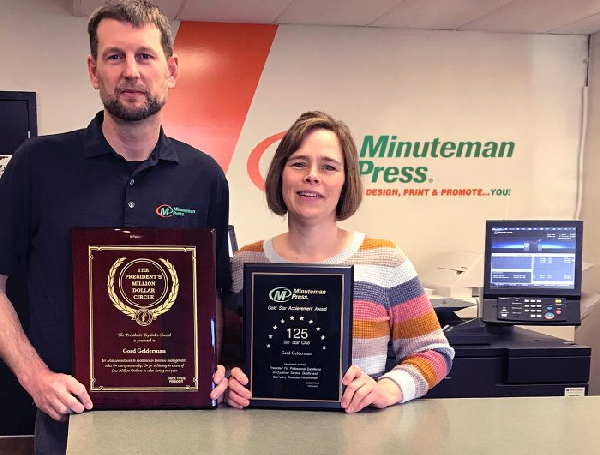 Gord and Alisa Gelderman with Million- dollar Circle award 