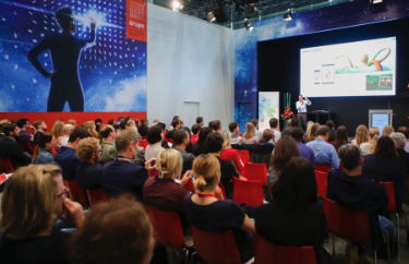 All sessions at the cube are delivered in English.